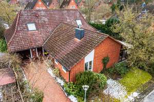 Viel Raum für Groß und Klein – Einfamilienhaus mit Einliegerwohnung in Lüneburg – Die vollständige Adresse der Immobilie erhältst du vom Anbieter., 21337 Kaltenmoor, Lüneburg – Vorschaubild 1