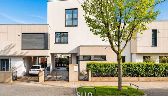 Bild von EXKLUSIVES FAMILIENWOHNEN am RIEDBERG WESTFLÜGEL – Garten, viel Platz, viel Licht, viel Stil