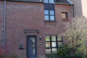 Schönes Reihenmittelhaus mit 4 Zimmern in Düsseldorf-Wersten