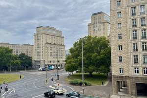 Provisionsfrei! Bezugsfreie 3-Zimmer-Wohnung in den historischen Stalinbauten am Strausberger Platz – Die vollständige Adresse der Immobilie erhältst du vom Anbieter., 10243 Friedrichshain, Berlin – Vorschaubild 10