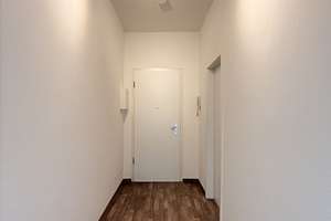 Charmante 3-Zimmer-Hochparterrewohnung
in familienfreundlicher Lage – Die vollständige Adresse der Immobilie erhältst du vom Anbieter., 1259 Niedersedlitz, Dresden – Vorschaubild 4