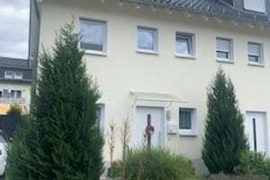 Doppelhaushälfte Oberursel mit Top Energiekonzept von privat
