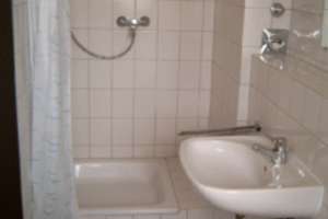Moderne 1,5 Zimmerwohnung mit Lift, Balkon und Einbauküche zu vermieten – Schadowstraße 8, 39108 Stadtfeld Ost, Magdeburg – Vorschaubild 2