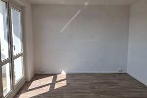 Großzügige 3-Raum-Wohnung – Aug.-Bebel-Platz 4 Haus 2, 6842 Innerstädtischer Bereich Mitte, Dessau-Roßlau – Vorschaubild 4