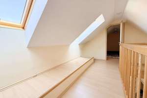 Maisonettwohnung I Dachgeschoss-Ausbau 2008 I 4 Räume + Spitzboden I Tageslichtbad I Denkmalschutz – Die vollständige Adresse der Immobilie erhältst du vom Anbieter., 4319 Engelsdorf, Leipzig – Vorschaubild 19