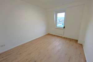 Helle 4-Zimmer-Dachgeschosswohnung mit hohen Decken - gut angebunden & zentral in Sonnborn – Sonnborner Str. 42, 42327 Elberfeld West, Wuppertal – Vorschaubild 11