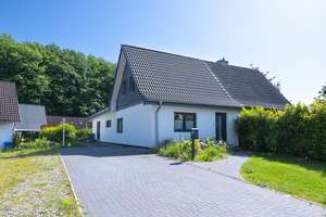 Moderne Doppelhaushälfte in Waldrandlage in Albersdorf – Die vollständige Adresse der Immobilie erhältst du vom Anbieter., 25767 Albersdorf – Vorschaubild 1