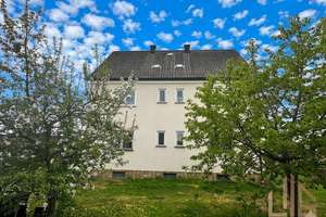 Potenzialreiches Mehrfamilienhaus in Schwarzenbach bei Pressath – Ideal für Sanierer & Investoren – Die vollständige Adresse der Immobilie erhältst du vom Anbieter., 92270 Schwarzenbach – Vorschaubild 1