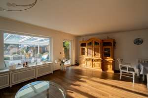 ***Heike Borchers Immobilien***Gemütliches Reiheneckhaus mit Süd-Garten bietet viel Freiheit*** – Die vollständige Adresse der Immobilie erhältst du vom Anbieter., 82024 Taufkirchen – Vorschaubild 2