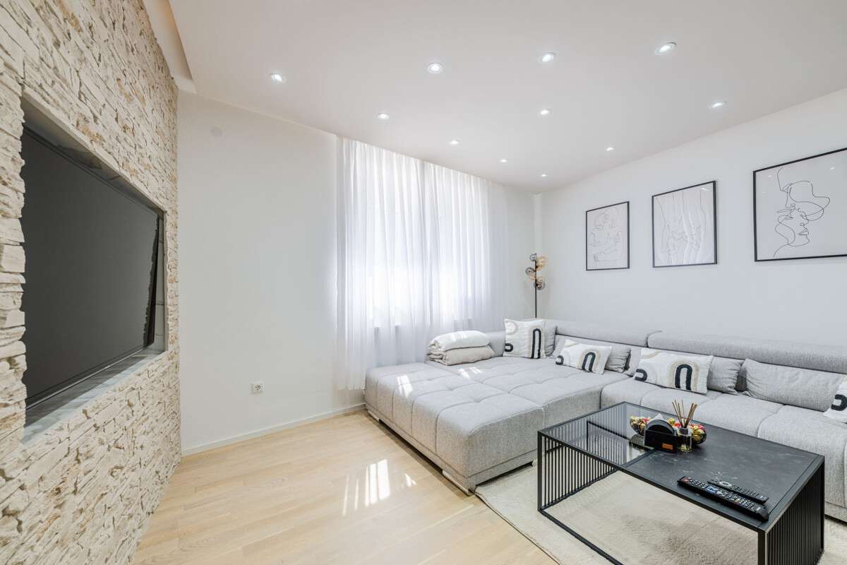 Immobilie in Hilzingen - Stilvoll saniert! 
Doppelhaushälfte mit zwei Wohneinheiten - Bild 5