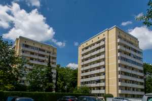 Exklusive 4-Zimmer-Wohnung in Augsburg (Einbauküche+Ideal für große Familie & Pendler) – Stettiner Straße 3, 86167 Augsburg – Vorschaubild 2