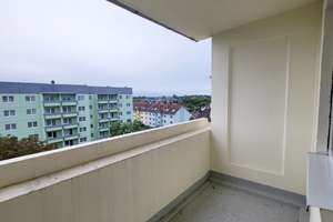 Ideale Singlewohnung für Pendler, Senioren & Studenten + Einbauküche + Balkon! – Ernst-Thälmann-Straße 2, 4571 Rötha – Vorschaubild 2