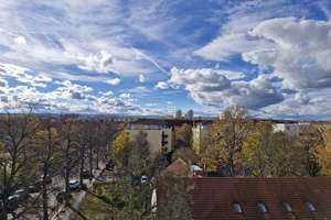 Helle Dachgeschosswohnung mit Weitblick über Dresden in beliebter Lage von Gruna