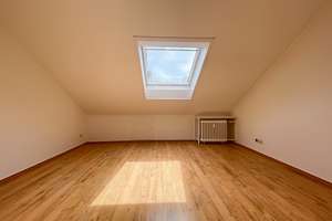 Frisch renovierte Dachgeschosswohnung
in Bochum-Weitmar | ca. 57m² mit Gemeinschaftsgarten – Die vollständige Adresse der Immobilie erhältst du vom Anbieter., 44795 Weitmar-Mark, Bochum – Vorschaubild 2