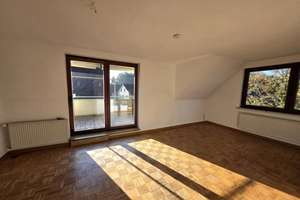 Ruhiges Zweifamilienhaus in Rötgesbüttel mit großem Garten  – Die vollständige Adresse der Immobilie erhältst du vom Anbieter., 38531 Rötgesbüttel – Vorschaubild 1