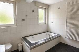 Charmante Erdgeschosswohnung mit traumhaftem Garten und Teich – In der Schleue 18, 47228 Bergheim, Duisburg – Vorschaubild 37