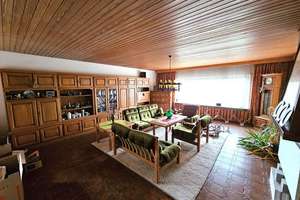 "Dornröschenschlaf": Großer Bungalow mit Sanierungsbedarf in ruhiger Lage von Hiltpoltstein – Die vollständige Adresse der Immobilie erhältst du vom Anbieter., 91355 Hiltpoltstein – Vorschaubild 3