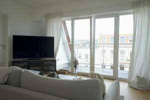 Lichtdurchfluteter Dachgeschoss-Traum im Kollwitzkiez: 4 Zimmer, 3 Terrassen und 2 Bäder – Die vollständige Adresse der Immobilie erhältst du vom Anbieter., 10405 Prenzlauer Berg, Berlin – Vorschaubild 3