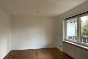 München-Waldtrudering:  schöne helle 3-Zimmer-Wohnung mit Balkon – Die vollständige Adresse der Immobilie erhältst du vom Anbieter., 81827 Waldtrudering, München – Vorschaubild 3