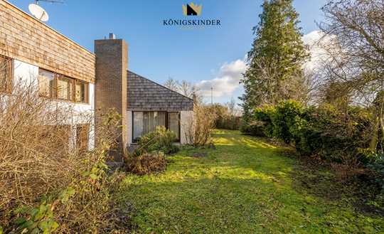 Einfamilienhaus mit Pool, Einliegerwohnung und weitläufigen 
Grundstück