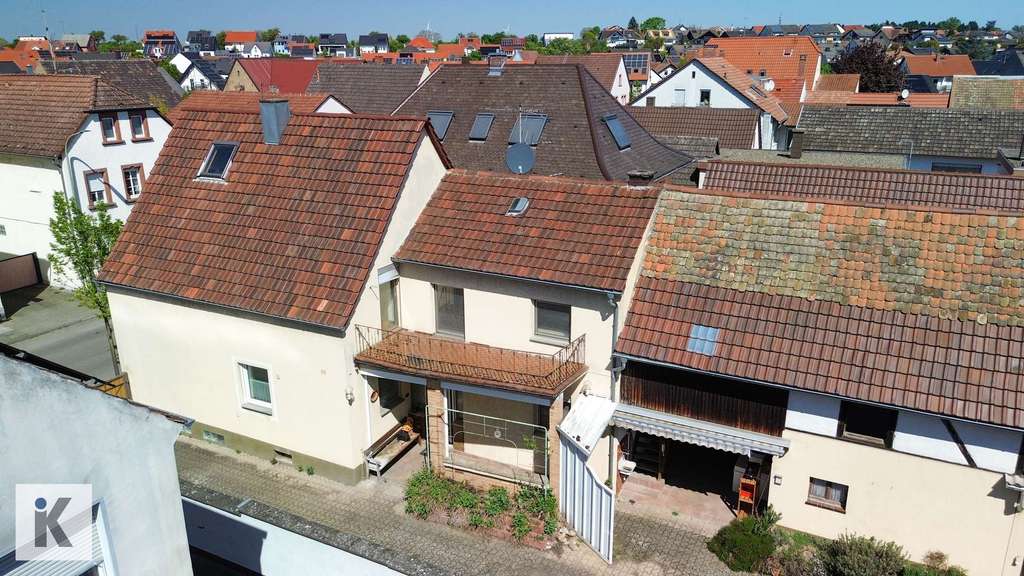 Immobilie in Römerberg - Anwesen mit Scheune und großem Grundstück – Wohnen, Arbeiten und Verwirklichen unter einem Dach! - Bild 2