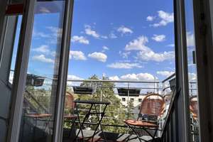 Lichtdurchflutete DG-Wohnung mit Balkon und Weitblick im stilvollen Altbau in Bonn-Poppelsdorf – Die vollständige Adresse der Immobilie erhältst du vom Anbieter., 53115 Poppelsdorf, Bonn – Vorschaubild 3