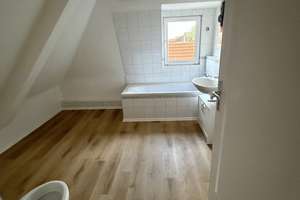 Wohnen mit Charakter: 2-Zimmer-Dachgeschosswohnung in Heilbronn – Im Jockele 5, 74080 Böckingen, Heilbronn – Vorschaubild 2