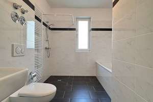 Ruhige 3-Zimmer-Terrassen-Wohnung mit EBK, Fußbodenheizung, Gäste-WC & 2 PKW-Stellplätzen – Großbeerenstraße 317, 14480 Am Stern, Potsdam – Vorschaubild 3