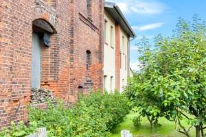 Einfamilienhaus in Lalendorf // 239 m², 9 Zimmer // Raum für Grundrissideen // ~30 min. bis Rostock – 18279 Lalendorf – Vorschaubild 3