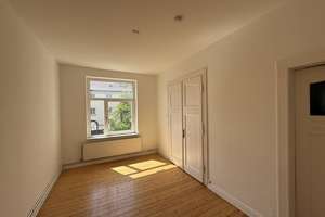 Sehr schöne 4-5 Zimmer Altbauwohnung in Döhren – Die vollständige Adresse der Immobilie erhältst du vom Anbieter., 30519 Döhren, Hannover – Vorschaubild 3