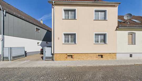 Bild von Familienfreundlich und perfekt durchdacht! DHH in beliebter Wohnlage von Erbstadt