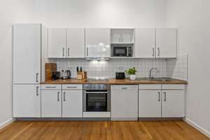 Friedrichshain: 3-Zimmer-Altbauwohnung zzgl. Essküche, Balkon, Fernwärme, Stuck, Parkett, ruhige Lag – Warschauer Straße 61, 10243 Friedrichshain, Berlin – Vorschaubild 8