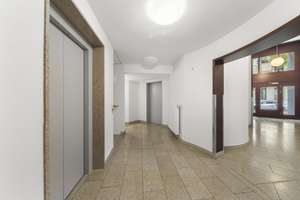REPRÄSENTATIVE 5-ZIMMER-WOHNUNG IN MITTE
IM MEDITERRANEN FLAIR
MIT ALLEM, WAS DAZU GEHÖRT – Die vollständige Adresse der Immobilie erhältst du vom Anbieter., 10179 Mitte (Ortsteil), Berlin – Vorschaubild 12