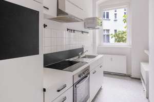Charmante 2-Zimmer-Wohnung mit Stuck in Prenzlauer Berg – Die vollständige Adresse der Immobilie erhältst du vom Anbieter., 10439 Prenzlauer Berg, Berlin – Vorschaubild 4