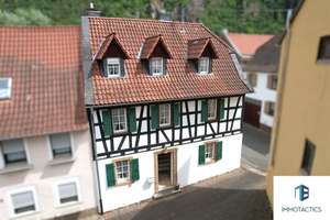 Besondere Kapitalanlage - Fachwerkhaus mit vier Einheiten Hof und Garagen in Bad Münster am Stein