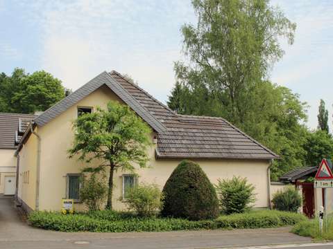 Reprasentatives Wohnhaus Mit Grossem Atelierbereich In Konigswinter Ittenbach