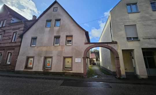 Wohn-und Geschäftsgebäude in zentraler Lage