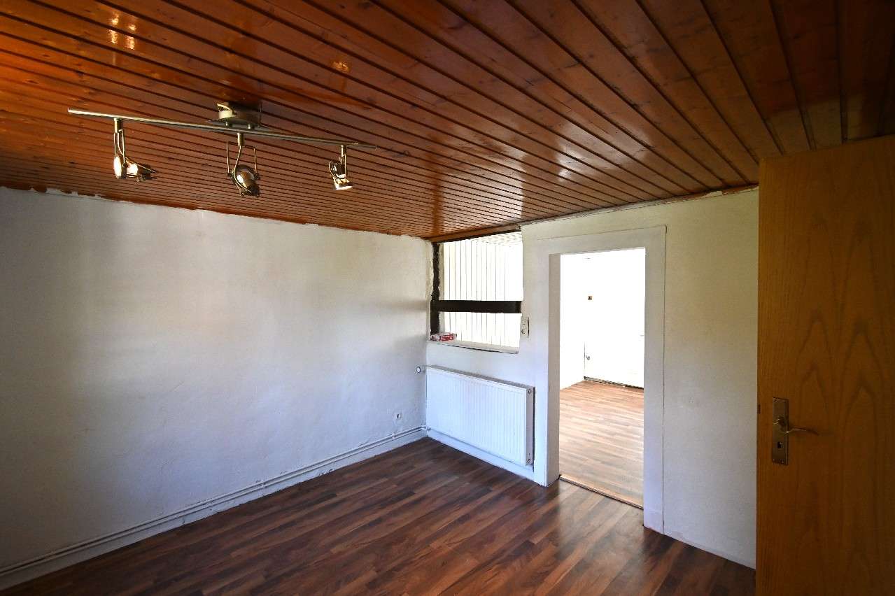 Immobilie in Solingen - **** Denkmalgeschütztes Fachwerkhaus mit zwei Einheiten in Solingen-Gräfrath.... **** - Bild 3