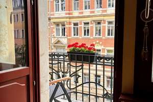 Top aufgestellt mit dieser Wohnung: 3 Zimmer, Aufzug, Balkon, Fernwärme, solides Denkmalobjekt! – Die vollständige Adresse der Immobilie erhältst du vom Anbieter., 1307 Johannstadt-Nord, Dresden – Vorschaubild 12
