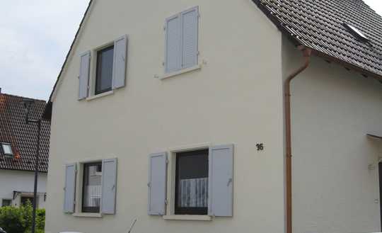 Großzügiges, solides Ein- bis Zweifamilienhaus in ruhiger Lage