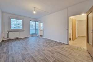 Noch im Feinschliff – bald zum Wohlfühlen bereit - Deine neue 2-Zimmer-Wohnung! – Helbigsdorfer Weg 8, 1169 Gorbitz-Ost, Dresden – Vorschaubild 3