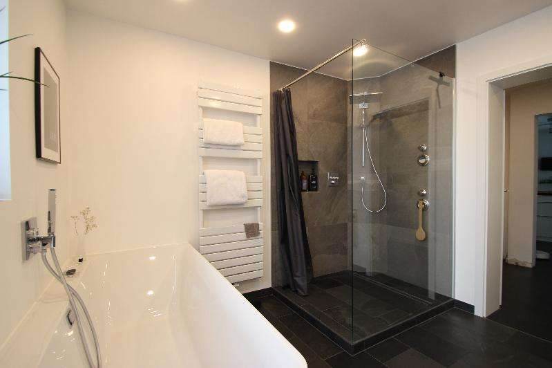 Immobilie in Unkel - Großzügige umfassend sanierte luxuriöse ETW 2 Bäder Terrassen eigener Garten G - Bild 8