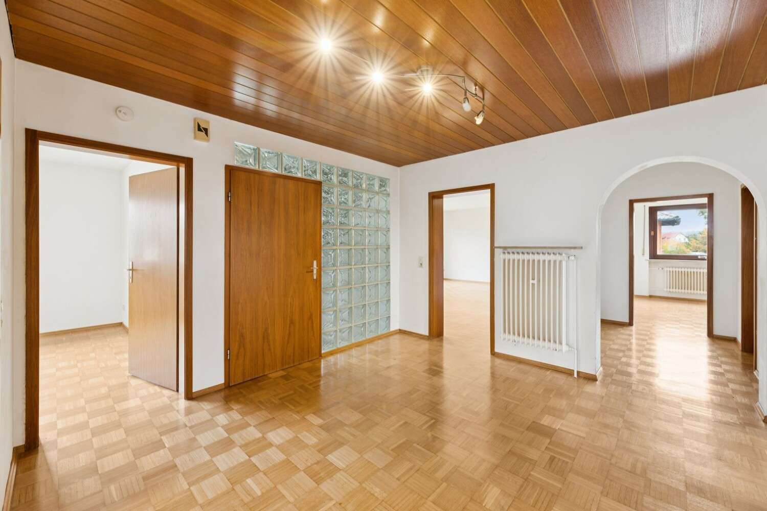 Immobilie in Creußen - Zweifamilienhaus in beliebter Wohnlage in Creußen - Bild 4