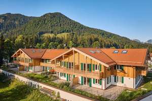 Genießen Sie das Gefühl „angekommen“ zu sein – in einem Zuhause mit Aussicht, hoher Privatsphäre und – Die vollständige Adresse der Immobilie erhältst du vom Anbieter., 83727 Schliersee – Vorschaubild 2