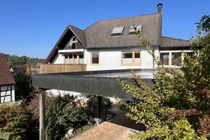Wohnen, wo andere Urlaub machen – Großzügiges Haus mit vielen Möglichkeiten-Kapitalanlage – Die vollständige Adresse der Immobilie erhältst du vom Anbieter., 91230 Happurg – Vorschaubild 1