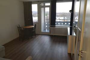 Möbliertes 1-Zimmer-Apartment mit Balkon in Düsseldorf-Rath