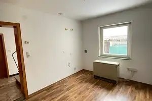 2-Fam.-Wohnhaus in zentraler Lage von Poppenhausen *in Kürze zur freien Nutzung – Schweinfurt (Kreis) – Vorschaubild 5