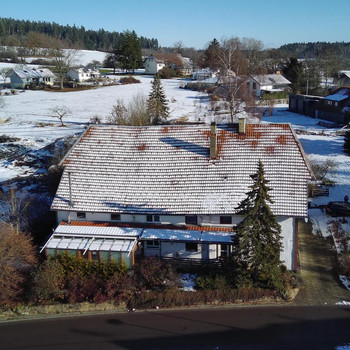 Denkmalschutz aufgehoben: Bauernhaus mit großem Grundstück!