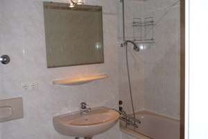 Ganz oben!  Schöne  2-Zimmer-Süd-Wohnung mit Charme, zwei Balkone   U-Bahnnähe (U6) – Wolkerweg 8 a, 81375 Neuhadern, München – Vorschaubild 13