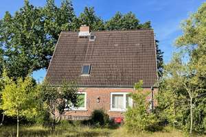 Mönkeberg: Charmantes Einfamilienhaus mit hohem Renovierungsbedarf in Traumlage fußläufig zum Wasser – Die vollständige Adresse der Immobilie erhältst du vom Anbieter., 24248 Mönkeberg – Vorschaubild 6
